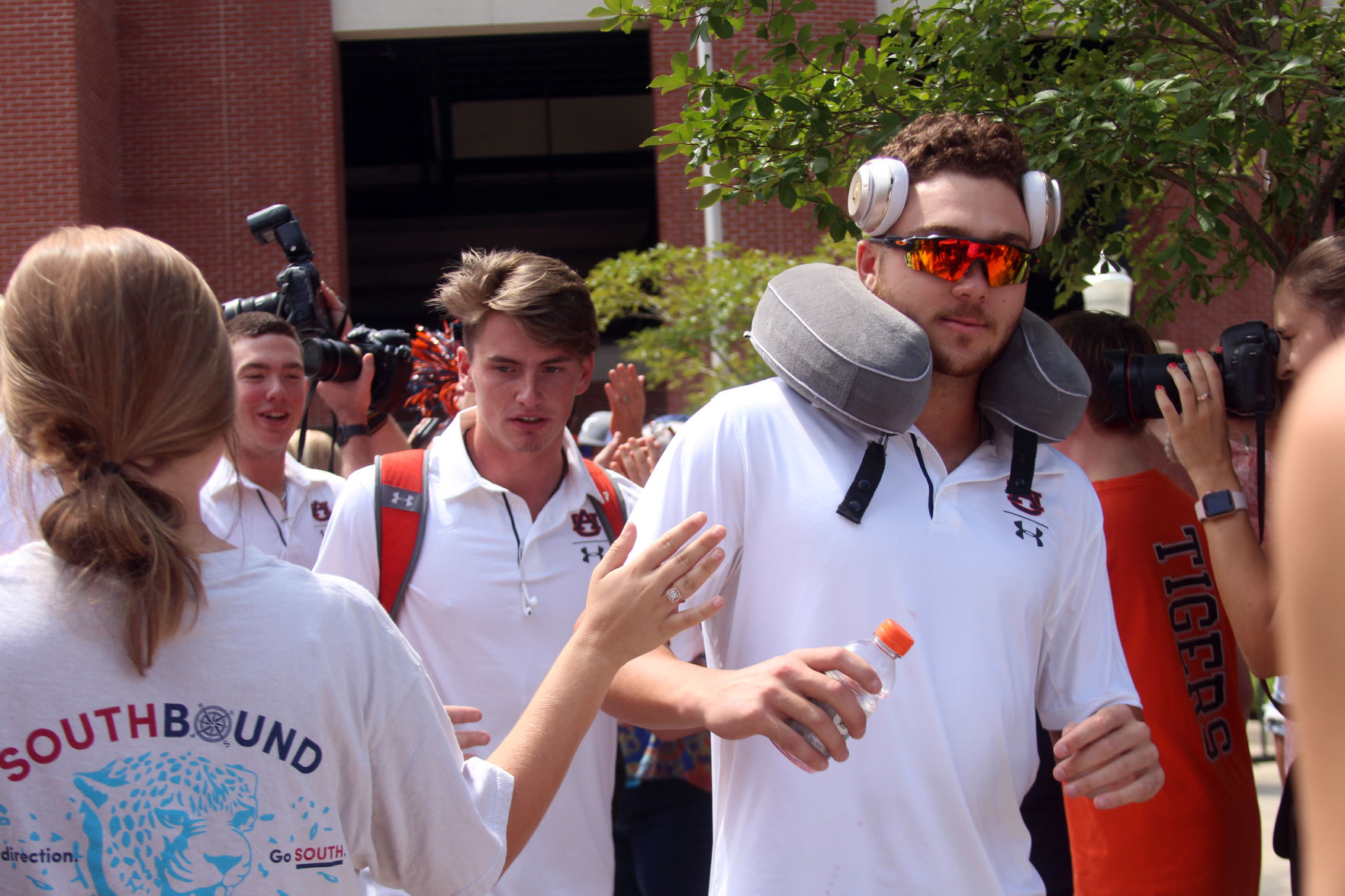 Auburn baseball departs for College World Series in Omaha